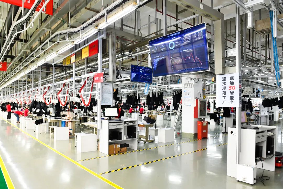 菠菜担保网西服智能工厂