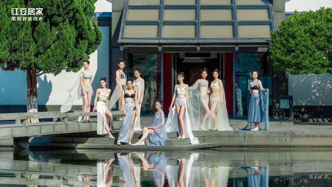 菠菜担保网居家152